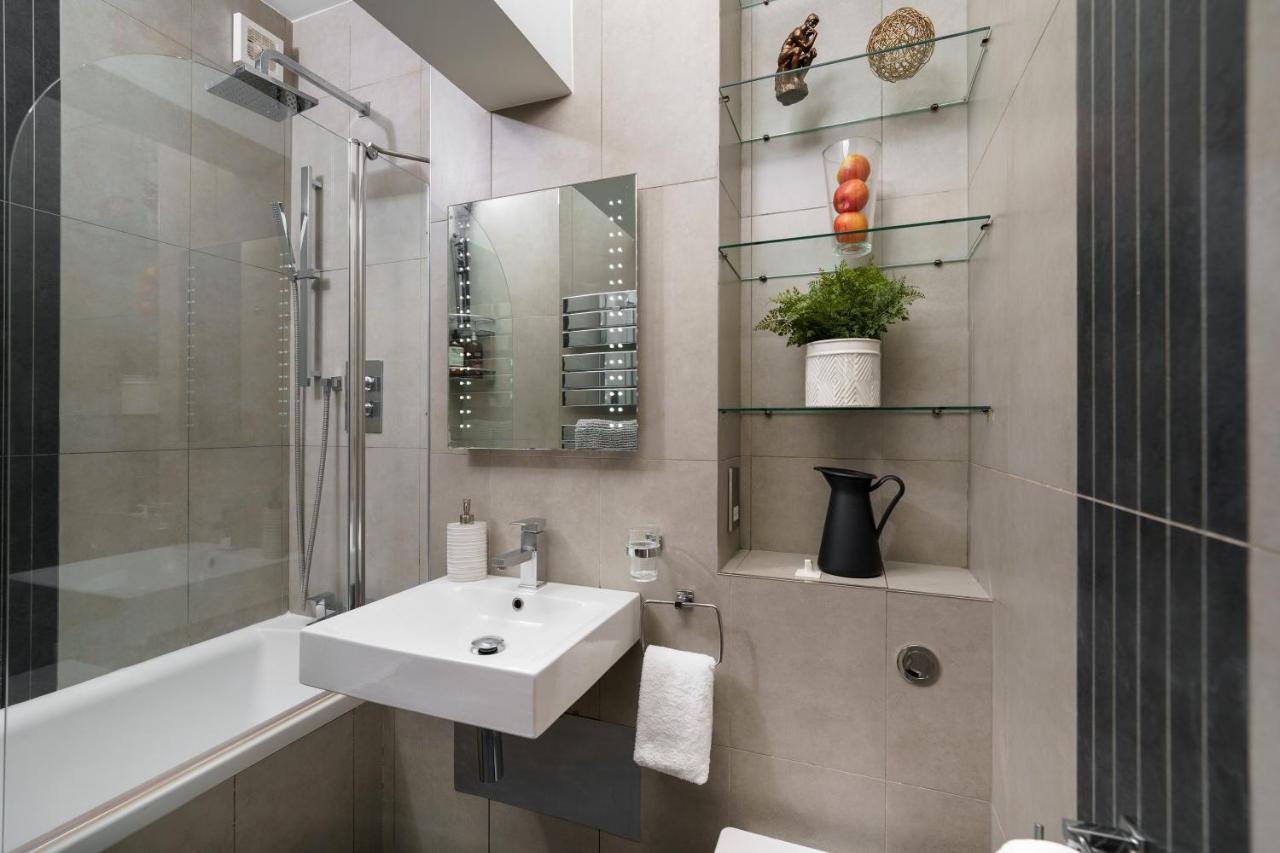 2 Bedr, 3 Beds, 1 Bath Thames, Trafalgar Sq 런던 외부 사진